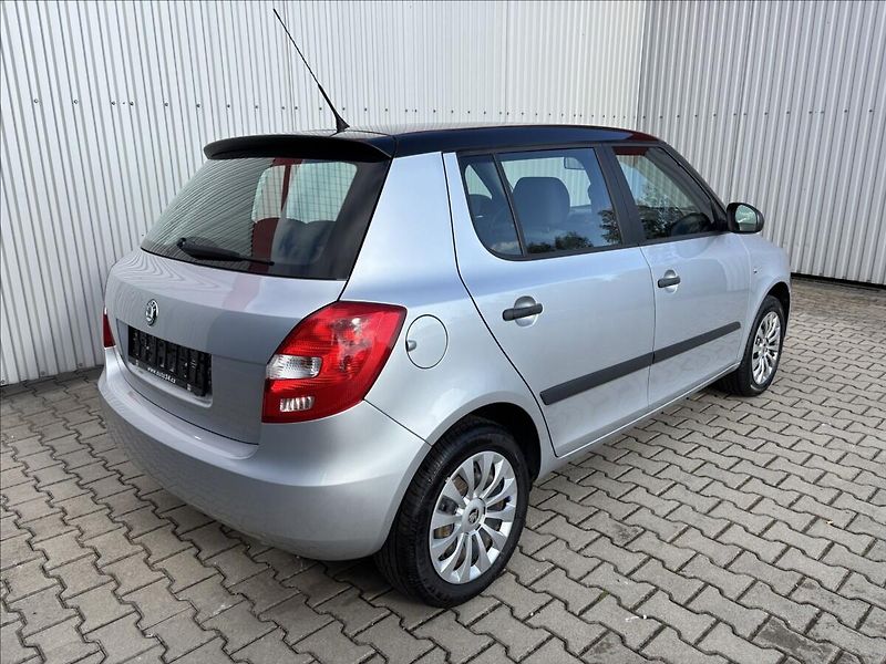 Škoda Fabia II 1,2i Ambition - fotka 3 z 11