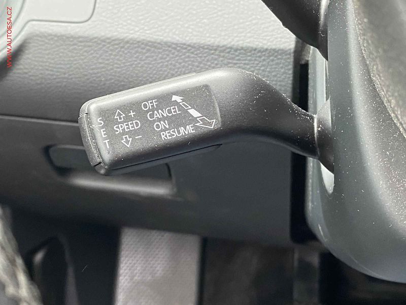 Volkswagen Passat (2011) 2.0TDi, Comfortline, TZ, - fotka 14 z 18