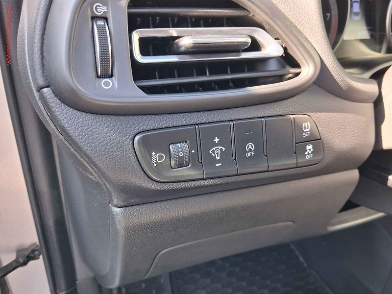 Hyundai i30 (2022) 1.5 T-GDi, 2.maj,ČR, LED - fotka 15 z 18