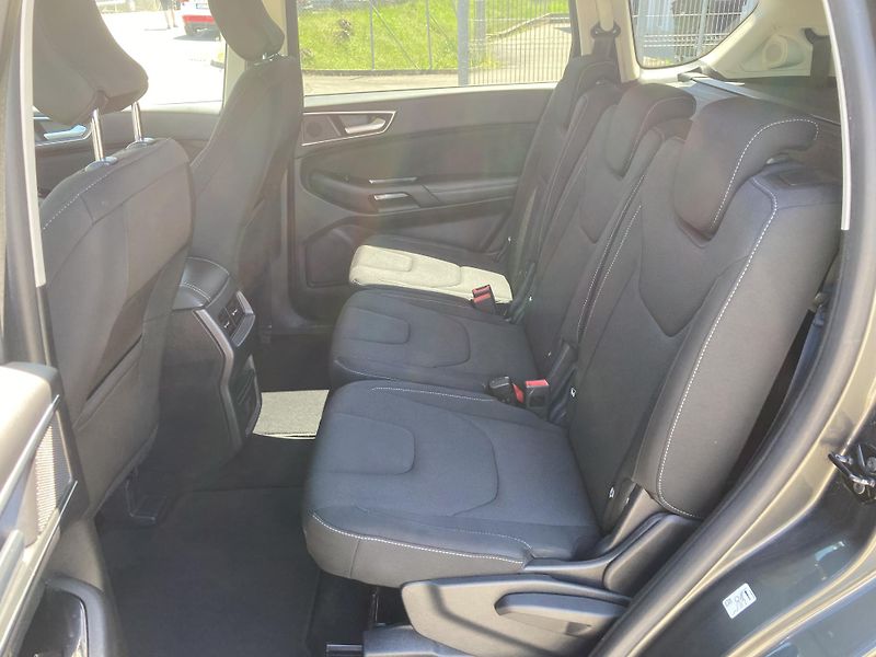 Ford S-MAX (2018) 2.0 TDCi Titanium, 7míst - fotka 13 z 42