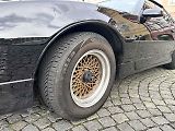 Americký sporťák podobný seriálovému Kittovi ozdobil českobudějovické náměstí.