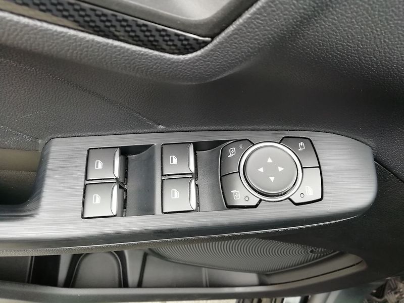 Ford Kuga 1,5 EcoBoost ST-Line 110 kW - fotka 18 z 19