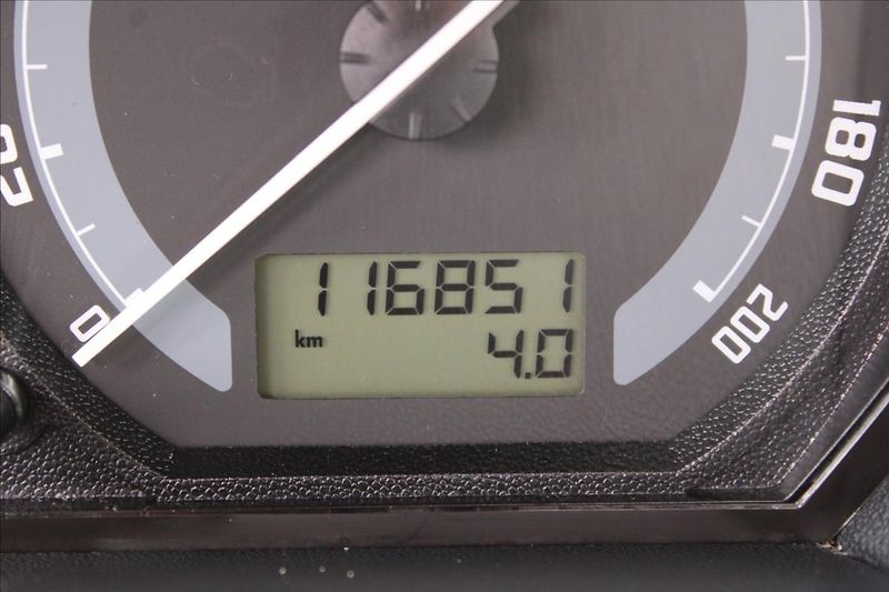 Škoda Fabia 1,4 16V  KLIMATIZACE,TAŽNÉ - fotka 9 z 21