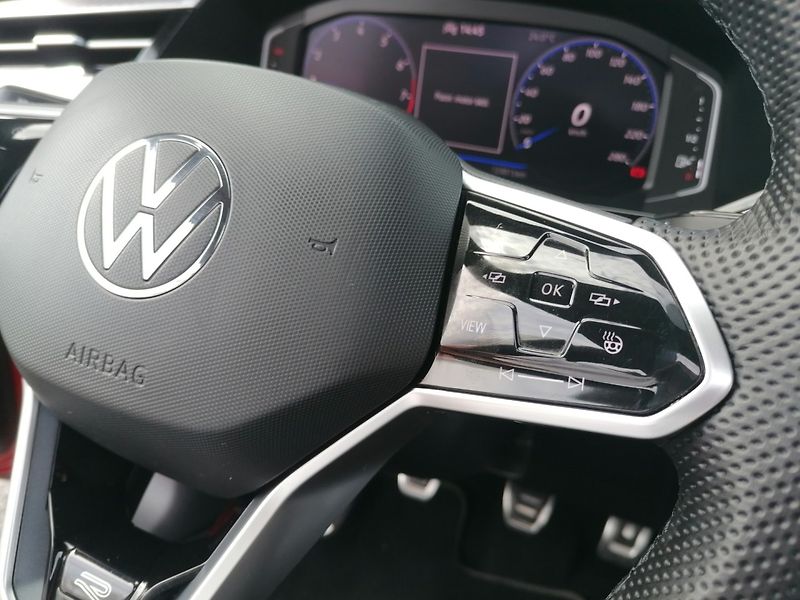Volkswagen Arteon Shooting Brake (2021) 1.5 TSi R-LINE Manuál,Panorama - fotka 17 z 37
