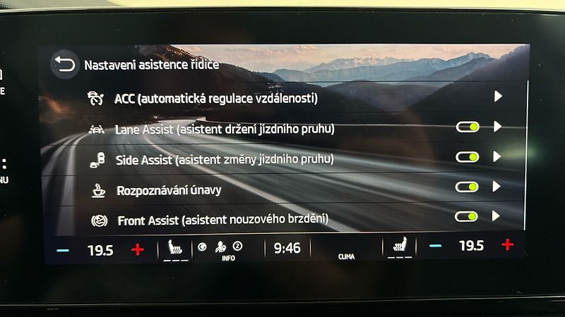 Škoda Octavia 1.5 TSI Style Combi - fotka 23 z 26