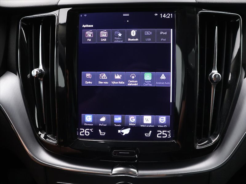 Volvo XC60 2,0 B4 145kW AWD Momentum CZ D - fotka 22 z 32