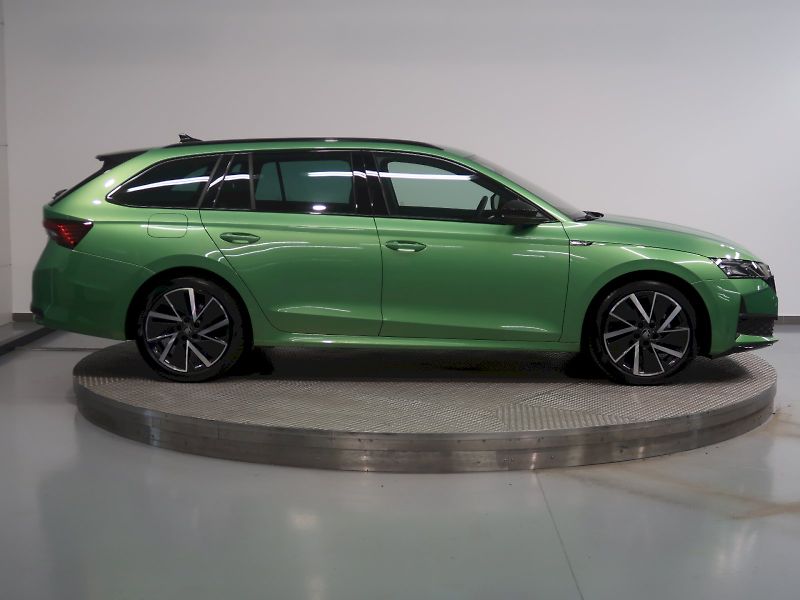 Škoda Octavia (2025) SPORTLINE 2.0TDI 110KW DSG NAV - fotka 8 z 40