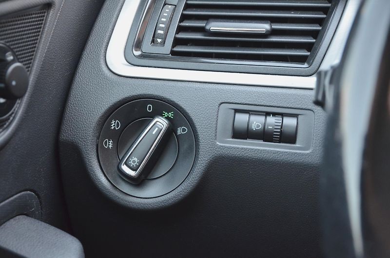 Škoda Rapid (2015) 1.4 TDi 66kW AMB / AUT. KLIMA - fotka 20 z 29