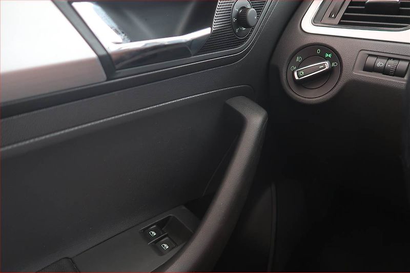 Škoda Rapid (2019) Spaceback 1.0 TSI, ČR,1.maj - fotka 14 z 14