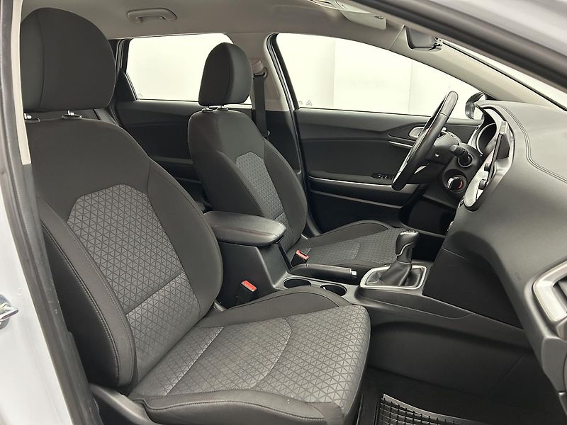 Kia Ceed 1.5 T-GDi SW Spin - fotka 19 z 22