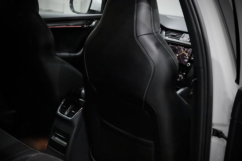 Škoda Octavia 3 FL Combi 2.0 TSI 169 kW RS - fotka 21 z 42