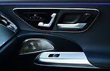 Mercedes-Benz Třídy E (2024) E220d, AMG paket, nízký nájezd - náhled 14
