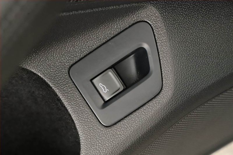 Volkswagen Passat (2018) 2.0 TDI, Kůže, Tempomat - fotka 10 z 21
