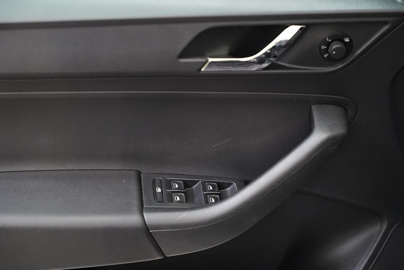 Škoda Rapid - fotka 12 z 24