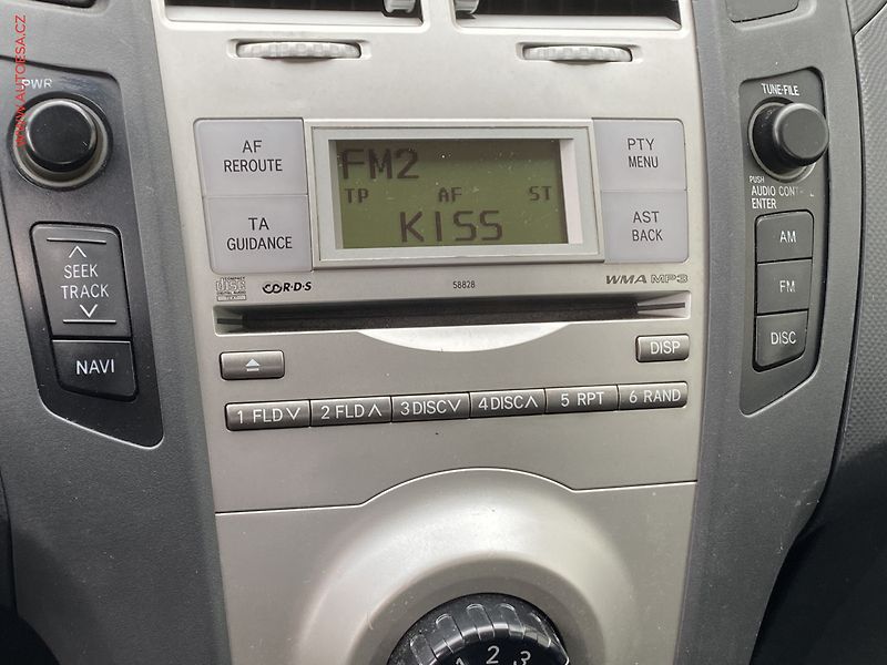 Toyota Yaris (2007) 1.8VVT-i, ČR, AC - fotka 14 z 15