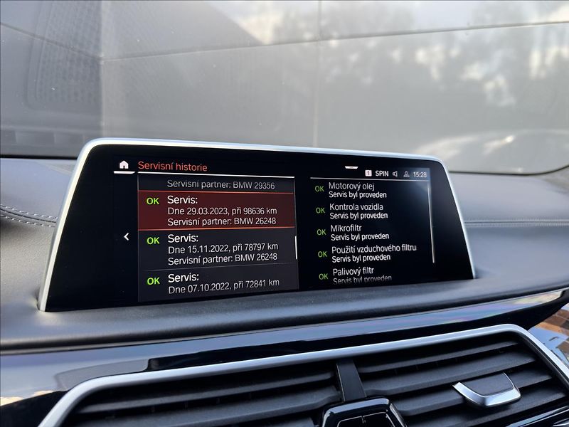 BMW Řada 7 3,0 740Ld xDrive M-Paket AT DP - fotka 26 z 45