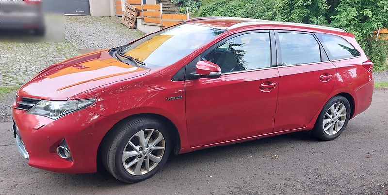 Toyota Auris (2014) Hybrid, Automat, Serv. knizka - fotka 4 z 13