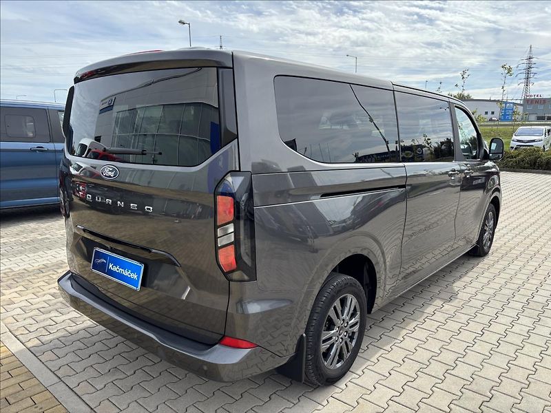 Ford Tourneo Custom 2,0 125kW L2 Titanium  DPH - fotka 5 z 44