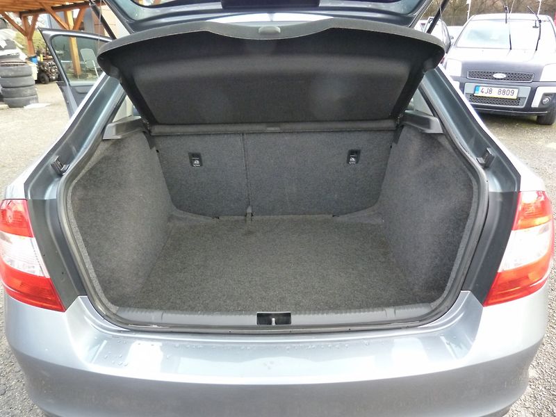 Škoda Rapid 1.2 Tsi 1 majitel, serviska - fotka 13 z 19