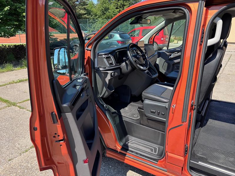 Ford Tourneo Custom (2018) Turneo Custom L2Sport - fotka 9 z 14