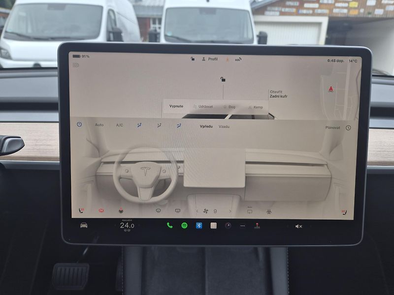 Tesla Model Y LONG RANGE DUAL MOTOR  92% - fotka 32 z 50
