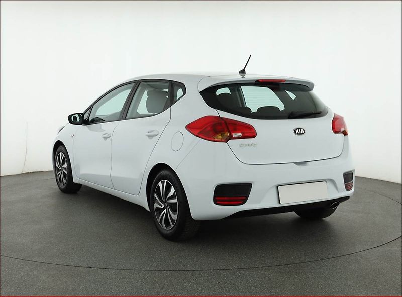 Kia Ceed (2016) 1.6 GDI - fotka 4 z 14