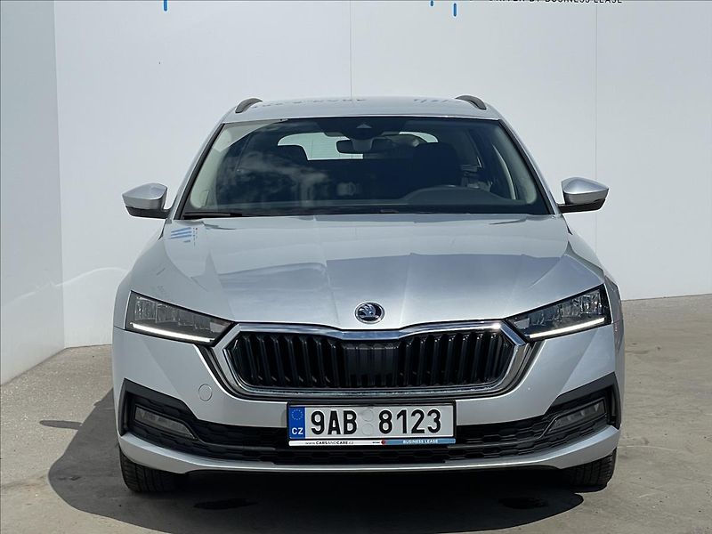 Škoda Octavia 2,0 TDI Combi Ambition Plus - fotka 20 z 21