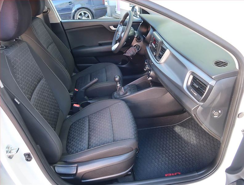 Kia Rio (2021) 1.2 DPI, Serv.kniha - fotka 9 z 16