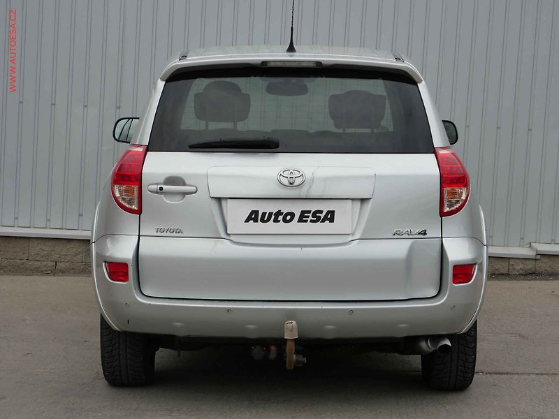 Toyota RAV4 (2008) 2.2 D-CAT 4x4, STK8/28 - fotka 5 z 17