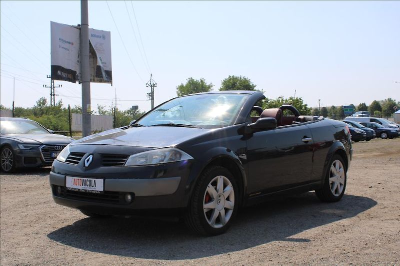 Renault Mégane 1,6 i  STK 4/2028 - fotka 18 z 33