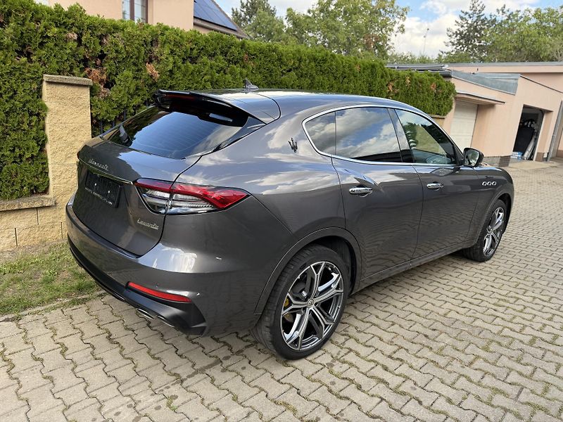 Maserati Levante (2023) 430PS- MODENA-S-TOP-SKLADEM- - fotka 11 z 27