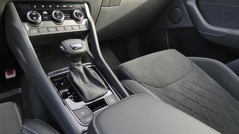 Škoda Kodiaq 2,0 TDI DSG 4x4 Sportline - fotka 6 z 25