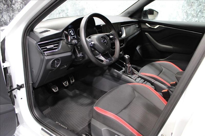 Škoda Kamiq 1,5 TSI 110kw MC 1.maj CZ - fotka 8 z 32