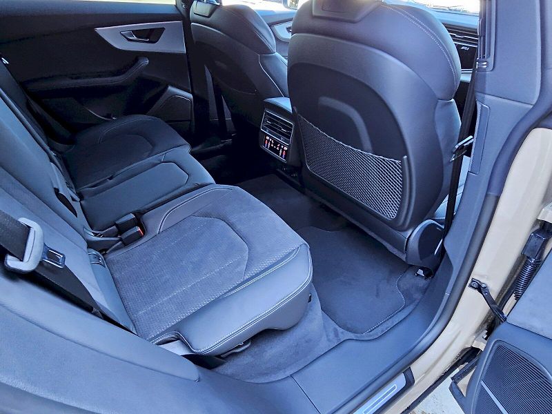 Audi Q8 (2025) 50 TDI 210kW quattro - fotka 17 z 27