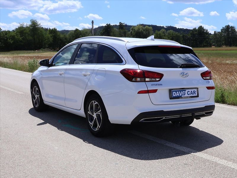 Hyundai i30 1,5 T-GDI 117kW Family Smart - fotka 5 z 33