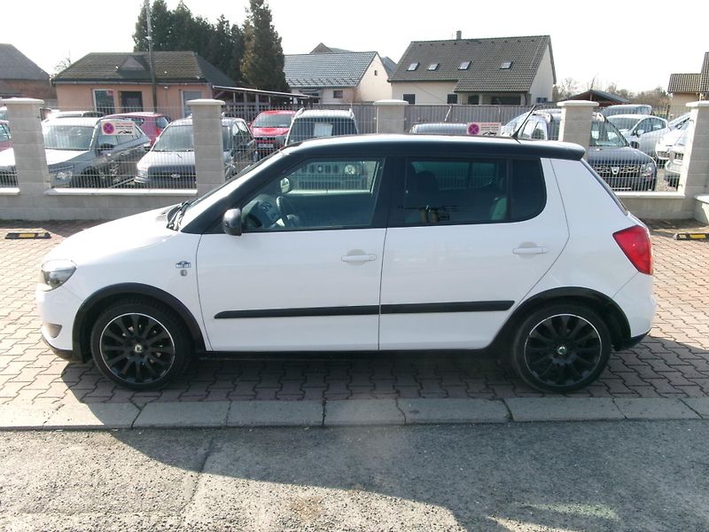 Škoda Fabia (2012) 1,2 TSI KLIMA ALU HF BT - fotka 8 z 25