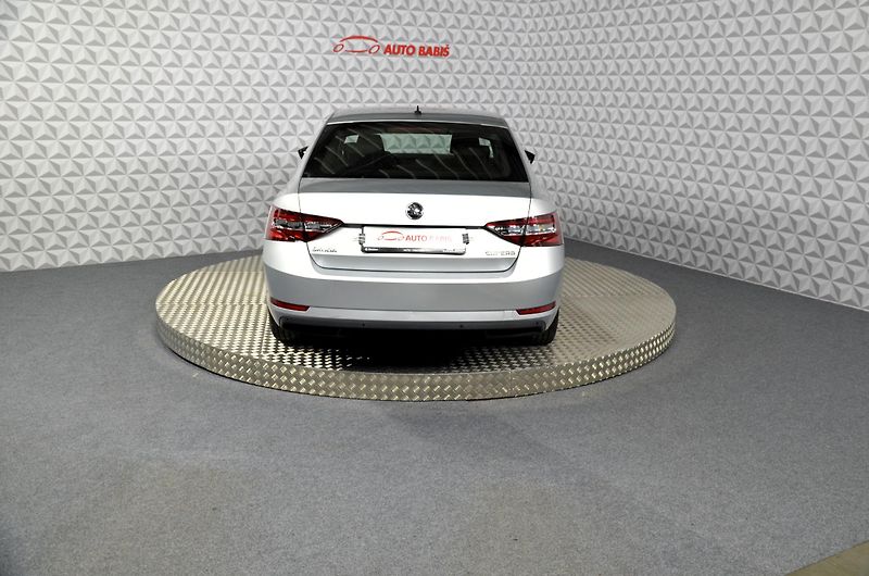 Škoda Superb (2018) 2.0TDi 110kw Ambition - fotka 7 z 18