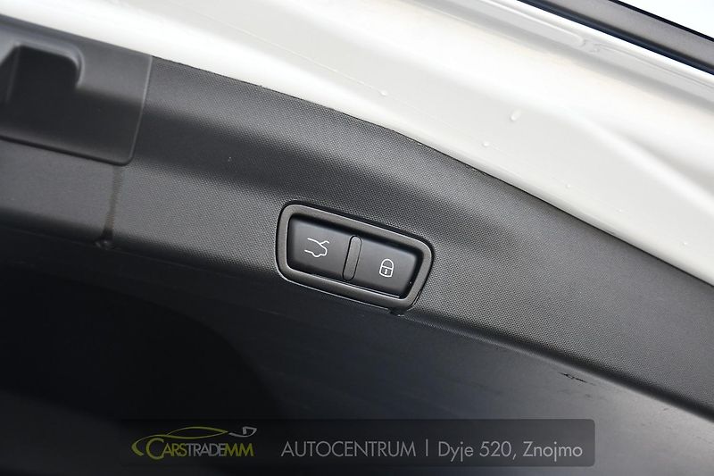 Alfa Romeo Stelvio 2,2D 154kW VELOCE AT8-Q4  - fotka 47 z 53