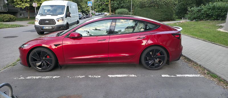 Tesla Model 3 (2024) Performance Highland - fotka 4 z 10