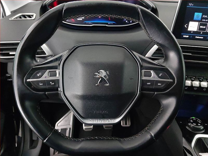 Peugeot 5008 (2018) 1.5 BlueHDi, 7 míst, Kůže - fotka 17 z 22