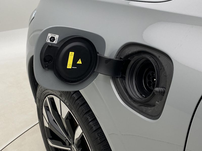 Volvo XC60 T8 AWD RECHARGE DARK ULTRA CZ - fotka 34 z 61