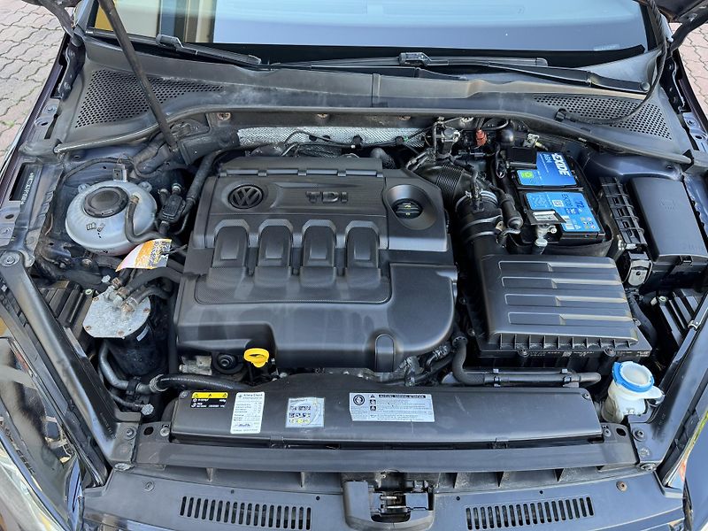 Volkswagen Golf (2017) GTD 2.0TDI 135kW - fotka 19 z 21
