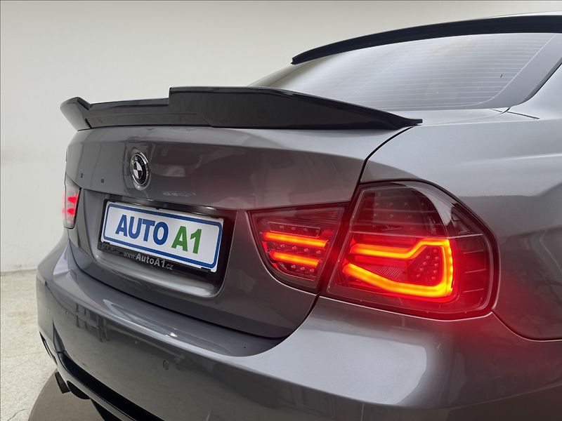 BMW Řada 3 2,0 i POLOKŮŽE AC VELKÝ SERVIS - fotka 43 z 44