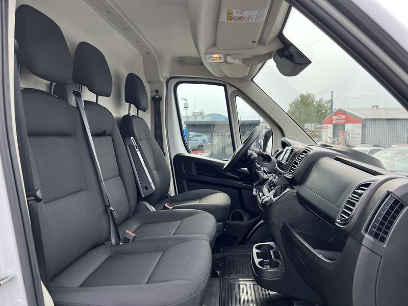 Toyota Proace Max 2.2D L2H2 Active ČR 1.MAJ DPH - fotka 23 z 35