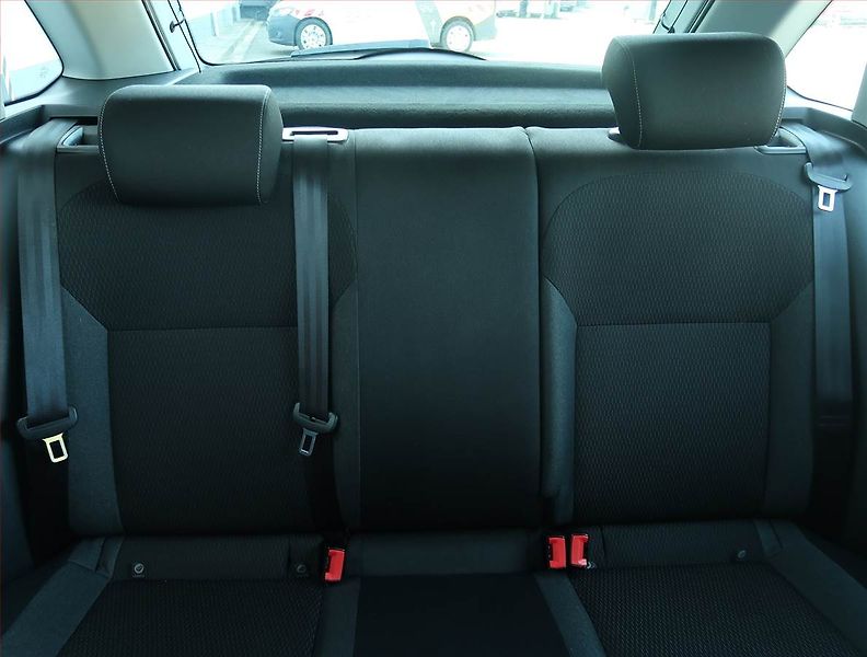 Škoda Rapid (2014) Spaceback 1.2 TSI - fotka 10 z 16