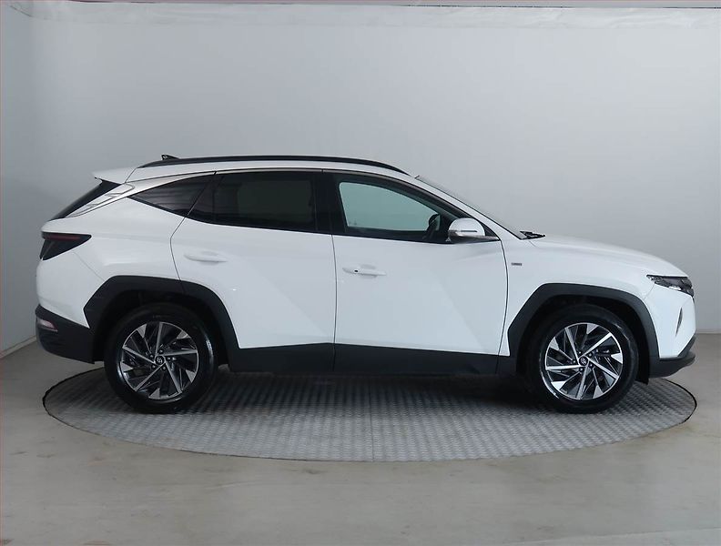 Hyundai Tucson (2024) 1.6 T-GDI 48V MHEV - fotka 6 z 19