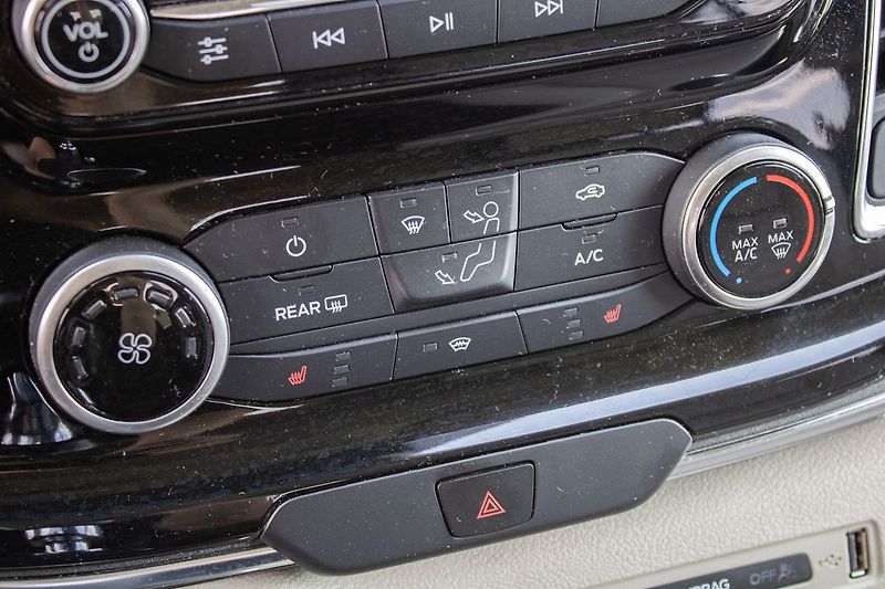 Ford Tourneo Custom - fotka 22 z 30