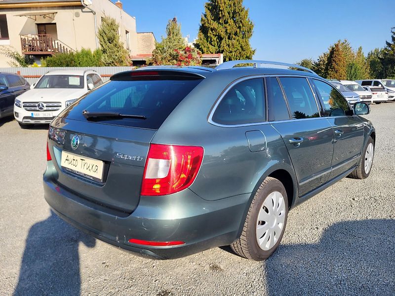 Škoda Superb II combi 2.0 TDi DSG ELEGANCE - fotka 4 z 42