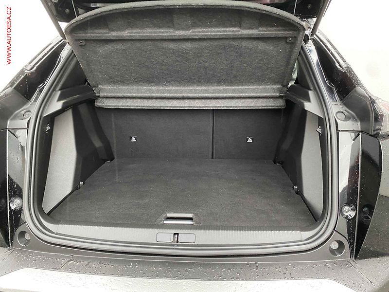 Peugeot 2008 (2022) 1.5 HDi, 2.maj,ČR, GT Line - fotka 7 z 20