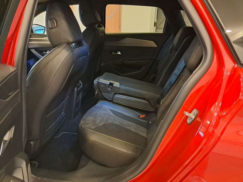 Peugeot 308 SW GT Hybrid 145 e-DCS6 - fotka 14 z 40
